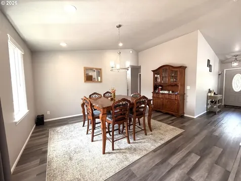 2273 Eagle Loop Sutherlin OR 97479