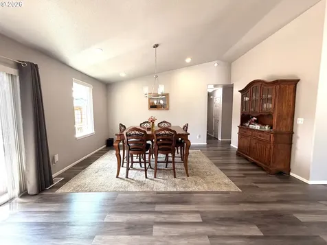 2273 Eagle Loop Sutherlin OR 97479