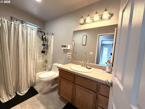 2273 Eagle Loop Sutherlin OR 97479
