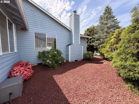 2273 Eagle Loop Sutherlin OR 97479