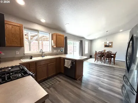 2273 Eagle Loop Sutherlin OR 97479
