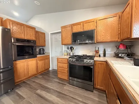 2273 Eagle Loop Sutherlin OR 97479