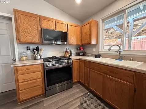 2273 Eagle Loop Sutherlin OR 97479