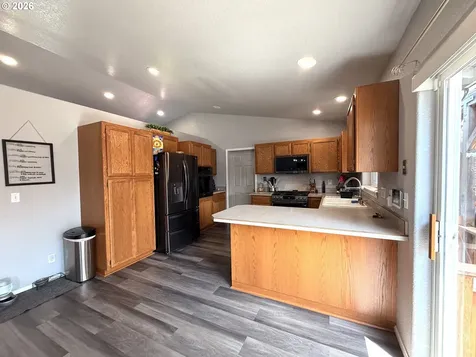 2273 Eagle Loop Sutherlin OR 97479