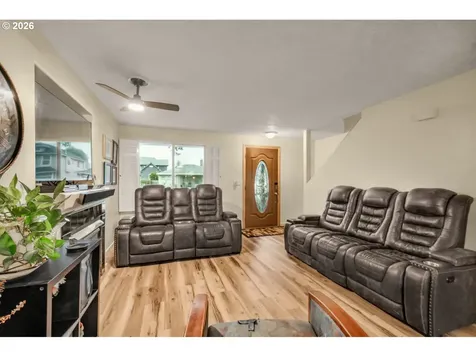 8307 N Foss Avenue Portland OR 97203