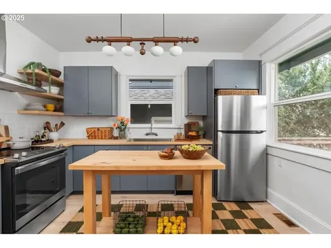 1231 SE 52nd Avenue Portland OR 97215
