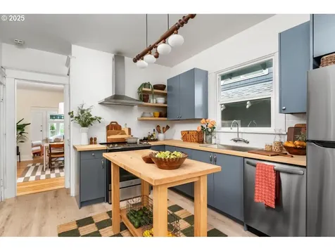 1231 SE 52nd Avenue Portland OR 97215