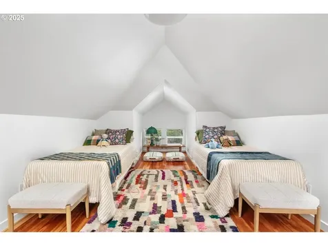 1231 SE 52nd Avenue Portland OR 97215