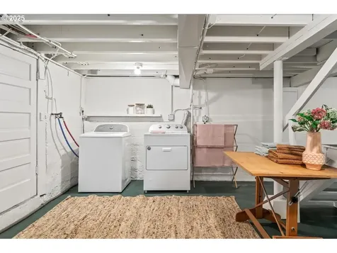 1231 SE 52nd Avenue Portland OR 97215