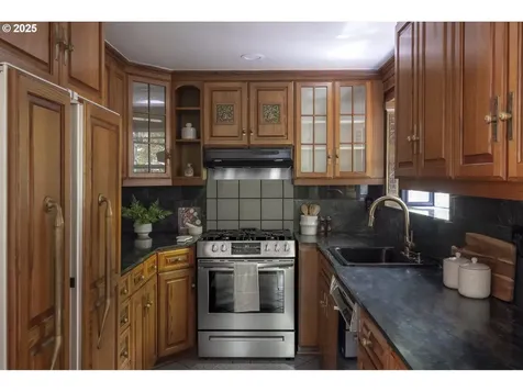 12004 SE Henderson Drive Portland OR 97266