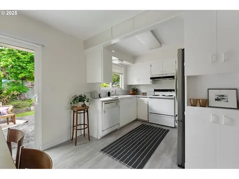 1520 SE 109th Avenue Portland OR 97216