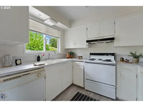 1520 SE 109th Avenue Portland OR 97216