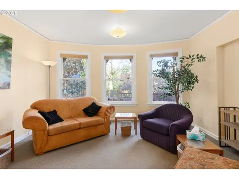 1818 NE Irving Street Portland OR 97232