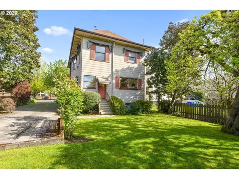 1818 NE Irving Street Portland OR 97232