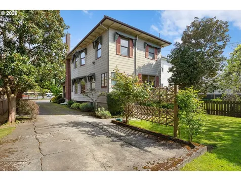 1818 NE Irving Street Portland OR 97232