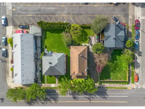 1818 NE Irving Street Portland OR 97232