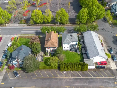 1818 NE Irving Street Portland OR 97232