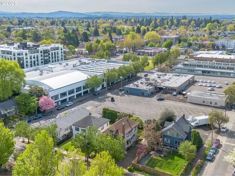 1818 NE Irving Street Portland OR 97232