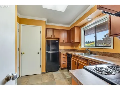 1379 Pacific Avenue Cannon Beach OR 97110