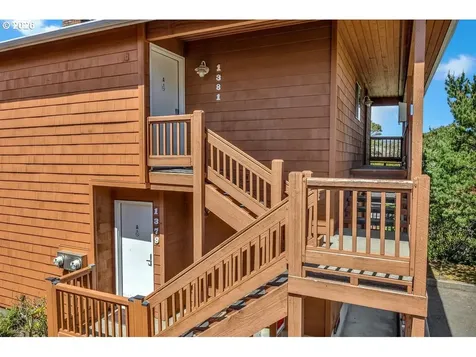 1379 Pacific Avenue Cannon Beach OR 97110