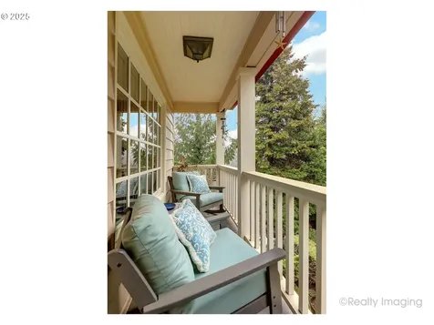 1665 SW Highland Parkway Portland OR 97221