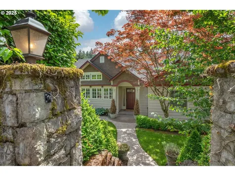 1665 SW Highland Parkway Portland OR 97221