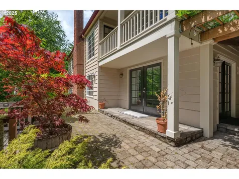 1665 SW Highland Parkway Portland OR 97221