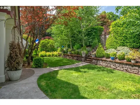 1665 SW Highland Parkway Portland OR 97221