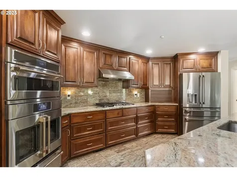 5525 SE Scenic Lane Vancouver WA 98661