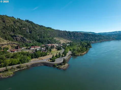 62071 State Highway 14 Underwood WA 98651