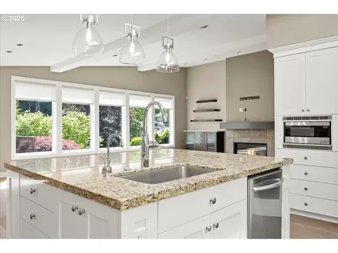 17739 Cardinal Drive Lake Oswego OR 97034