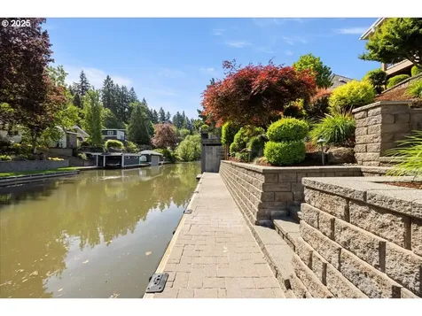 17739 Cardinal Drive Lake Oswego OR 97034