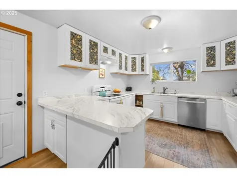 2305 7th Street Tillamook OR 97141