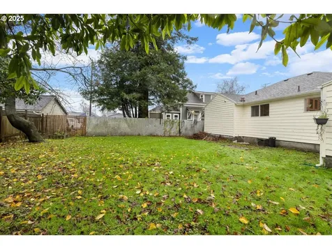 2305 7th Street Tillamook OR 97141