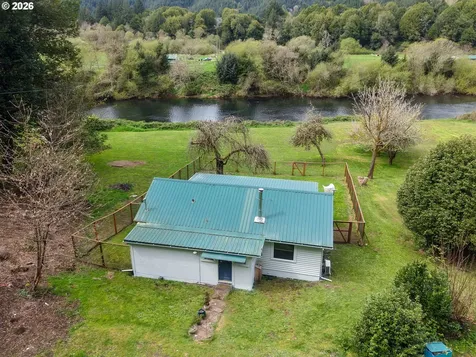 98397 Stian Smith Road Coos Bay OR 97420
