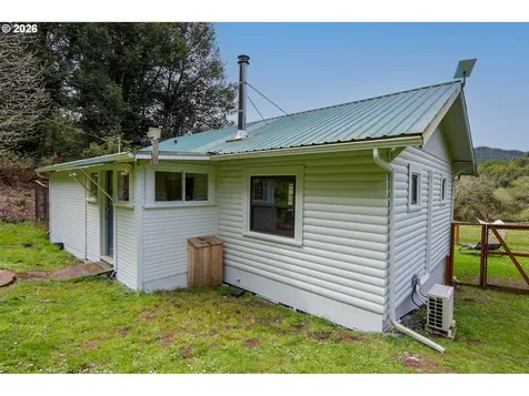 98397 Stian Smith Road Coos Bay OR 97420