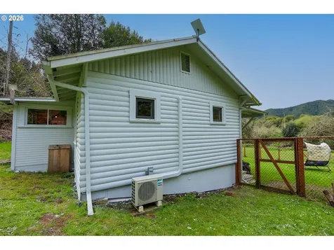 98397 Stian Smith Road Coos Bay OR 97420