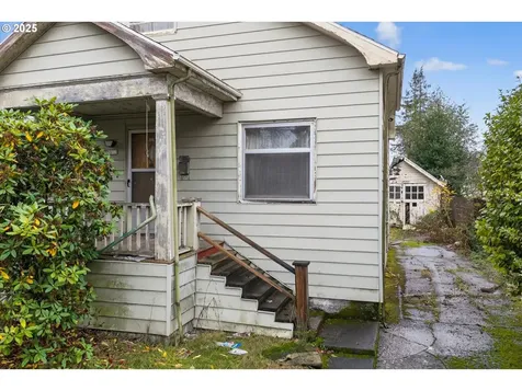 5635 NE 18th Avenue Portland OR 97211