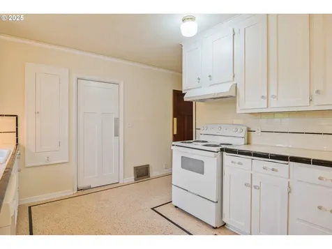 1639 21st Avenue Longview WA 98632