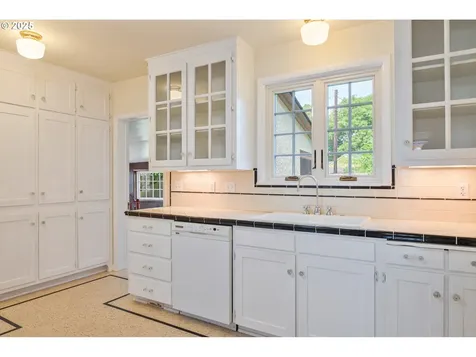1639 21st Avenue Longview WA 98632