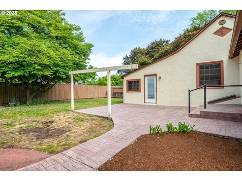 1639 21st Avenue Longview WA 98632