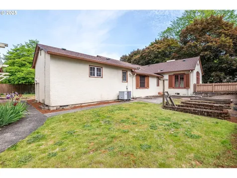 1639 21st Avenue Longview WA 98632