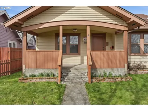 607 21st Avenue Longview WA 98632