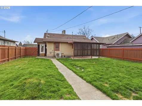 607 21st Avenue Longview WA 98632