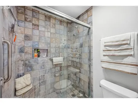 401 N Tomahawk Island Drive Portland OR 97217