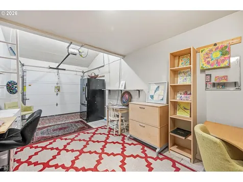 401 N Tomahawk Island Drive Portland OR 97217