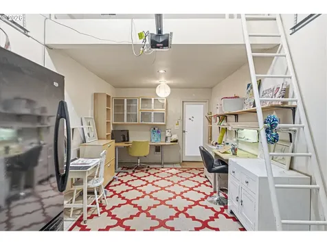 401 N Tomahawk Island Drive Portland OR 97217