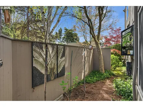 401 N Tomahawk Island Drive Portland OR 97217