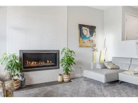 401 N Tomahawk Island Drive Portland OR 97217