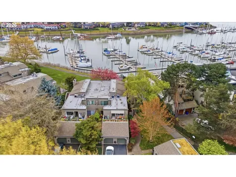 401 N Tomahawk Island Drive Portland OR 97217